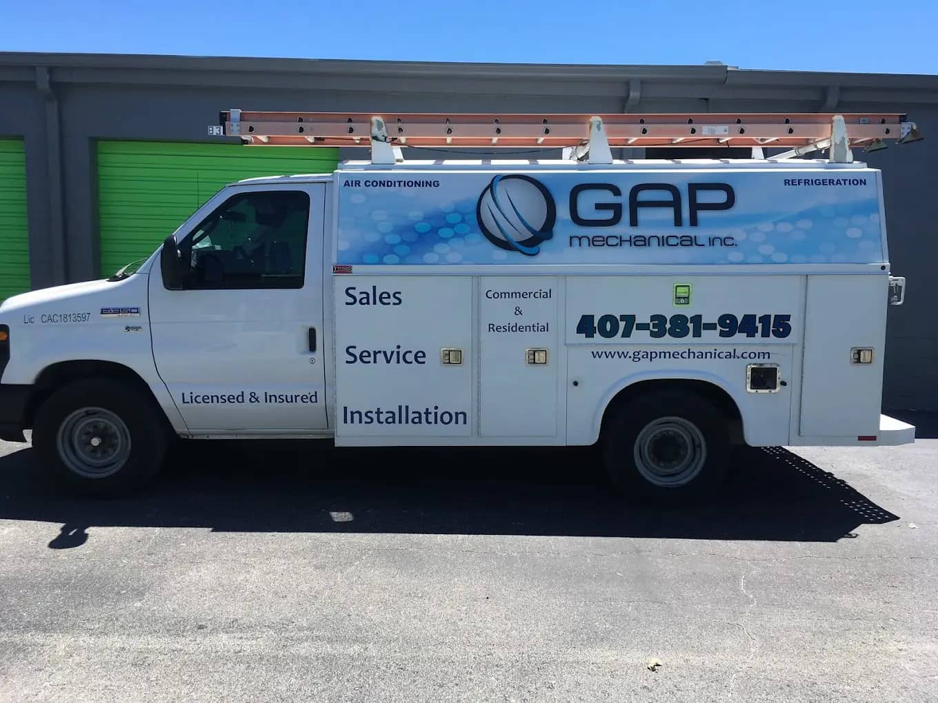 Técnico de mantenimiento de A/C