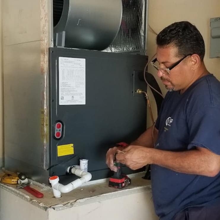 Repairing air conditioner in Kissimmee. Fl